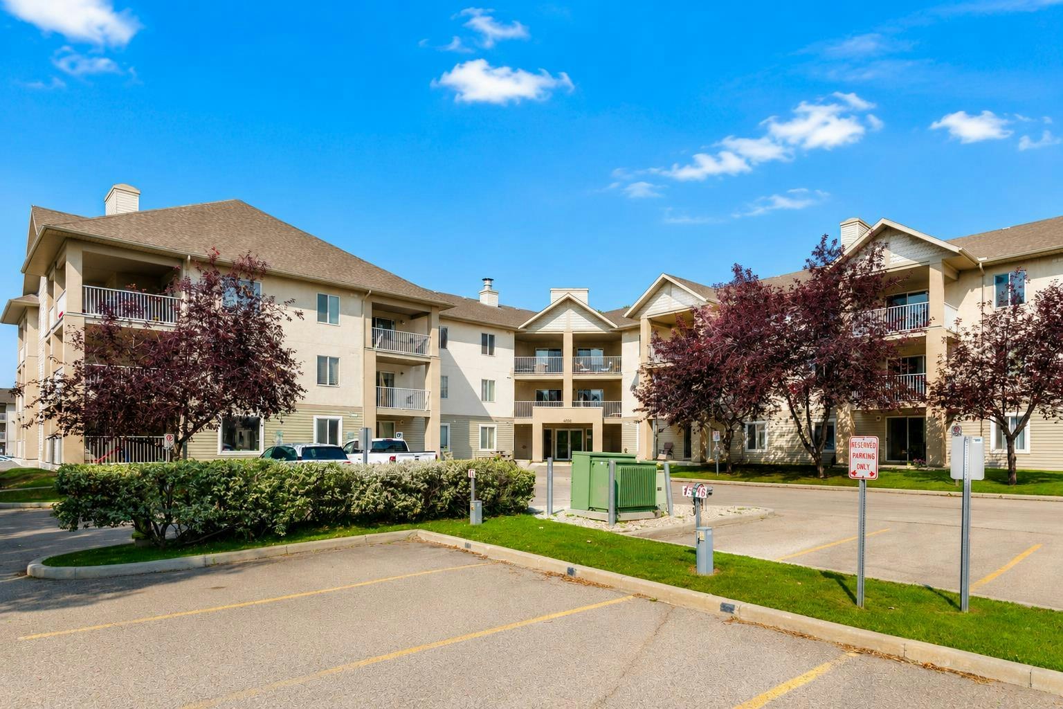 212-4000 Citadel Meadow Point NW, Calgary, AB, T3G 5N5