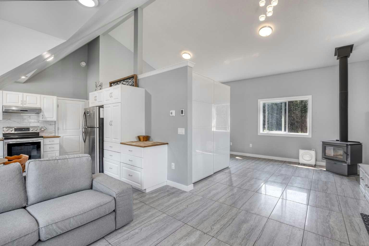 264033 Range Road 71, Rural Bighorn M.D., AB, T0L 1N0