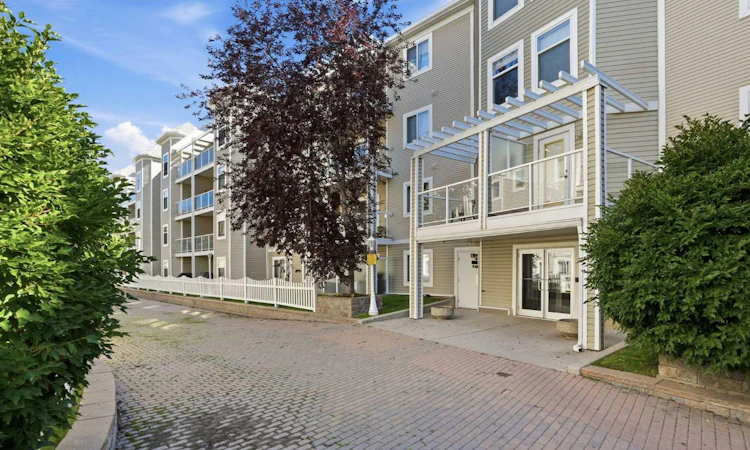 221-290 Shawville Way SE