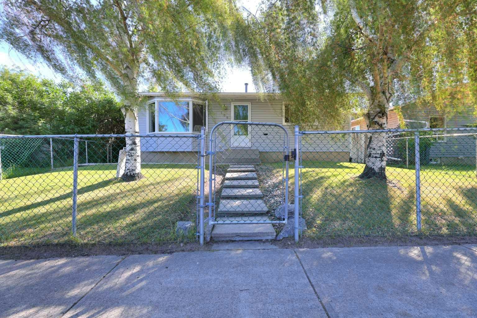 108 Pinecliff Way NE, Calgary, AB, T1Y 3X3