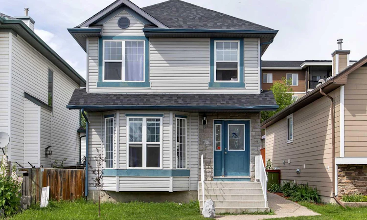 78 Tarington Place NE