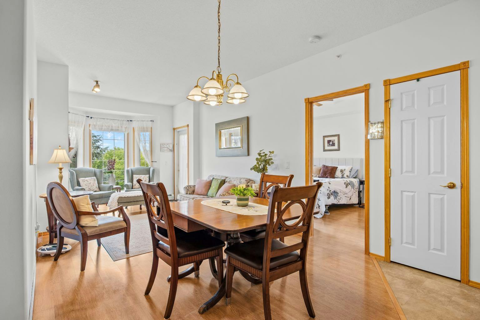 317-728 Country Hills Road NW, Calgary, AB, T3K 5K8