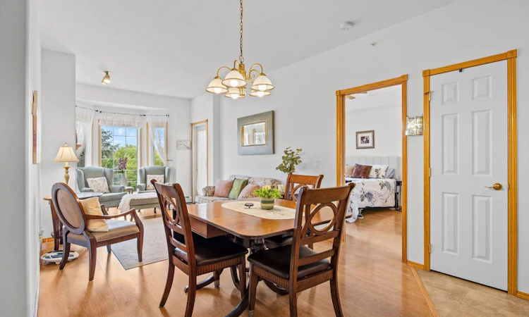 317-728 Country Hills Road NW