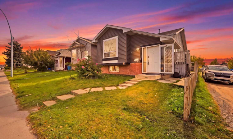 11 Martinwood Road NE