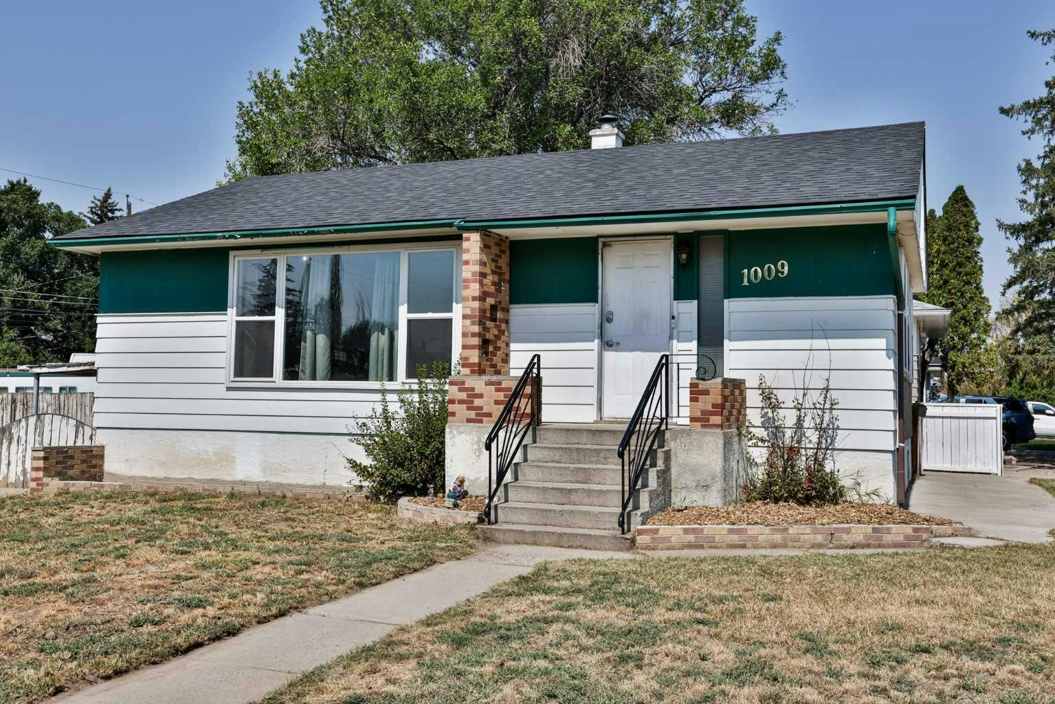 1009 6 Avenue N, Lethbridge, AB, T1H 0S3
