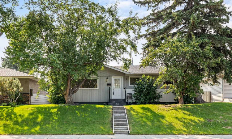 127 Fredson Drive SE
