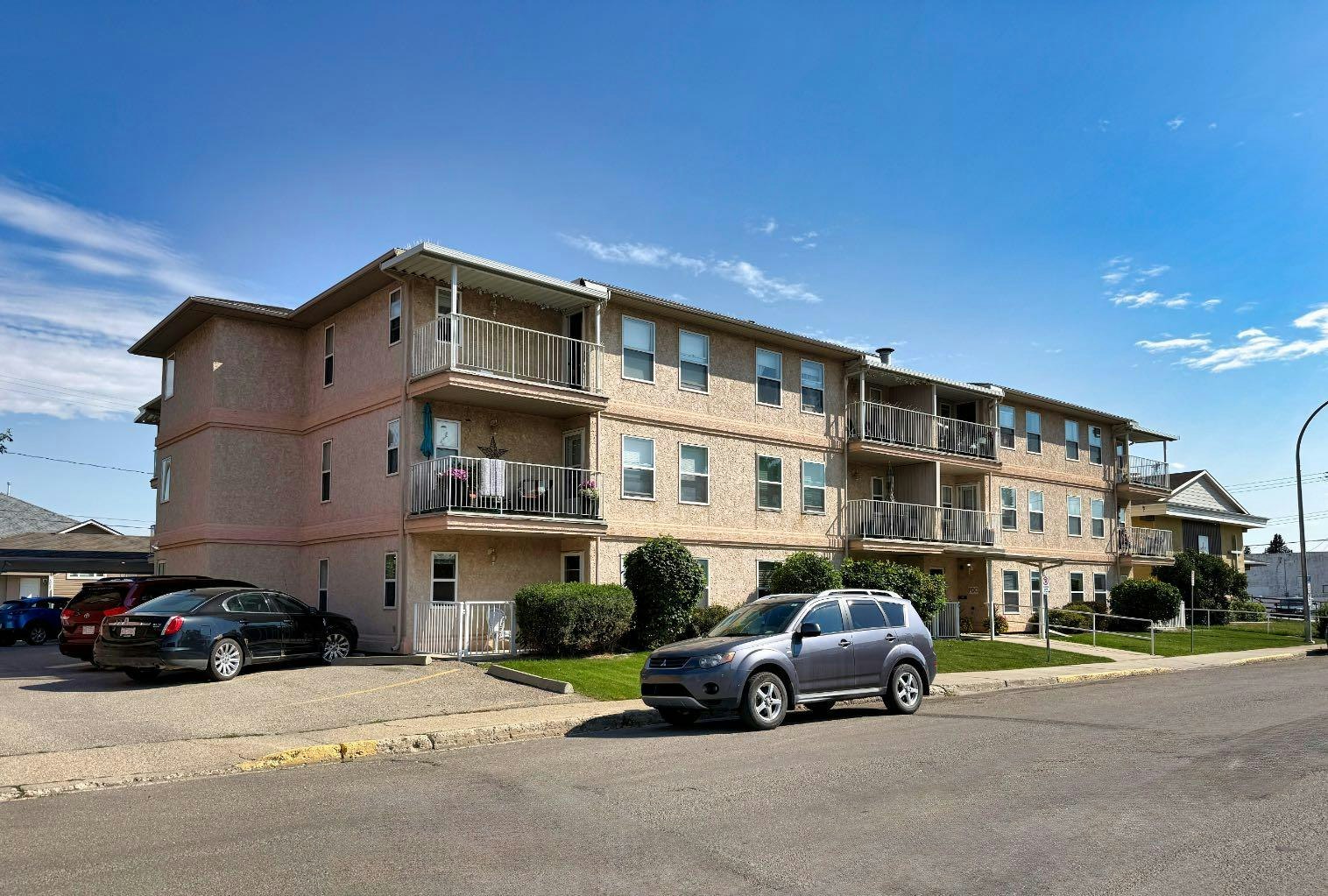 202-5026 49 Street, Olds, AB, T4H 1V7