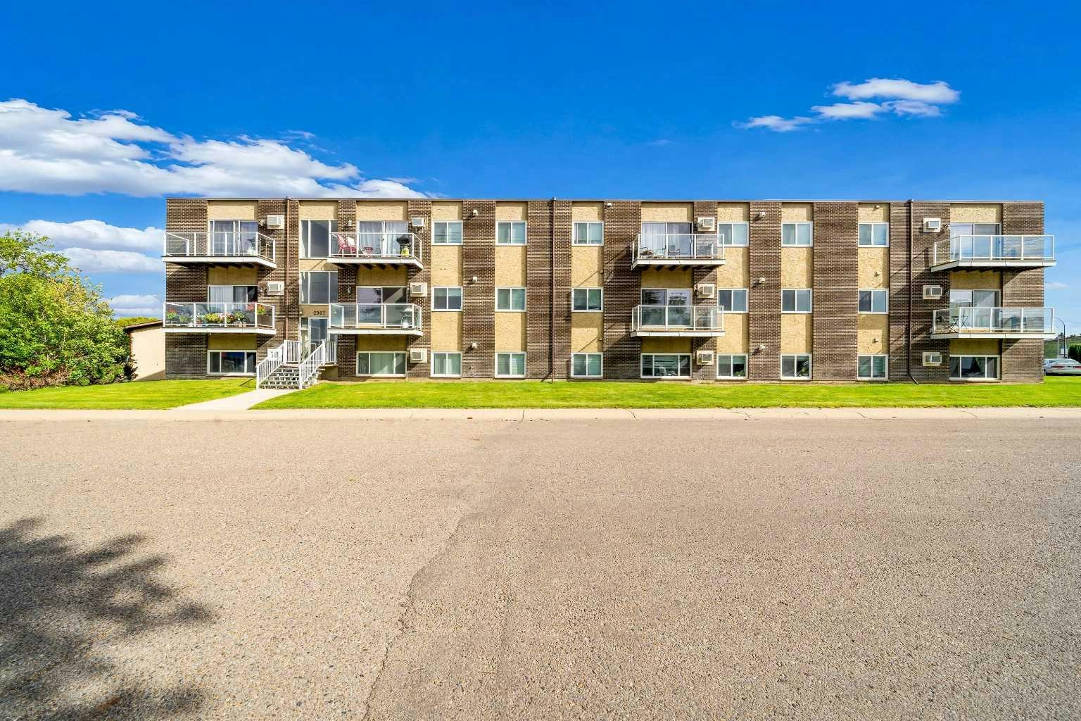 206-2987 Dunmore Road SE, Medicine Hat, AB, T1B 1E1