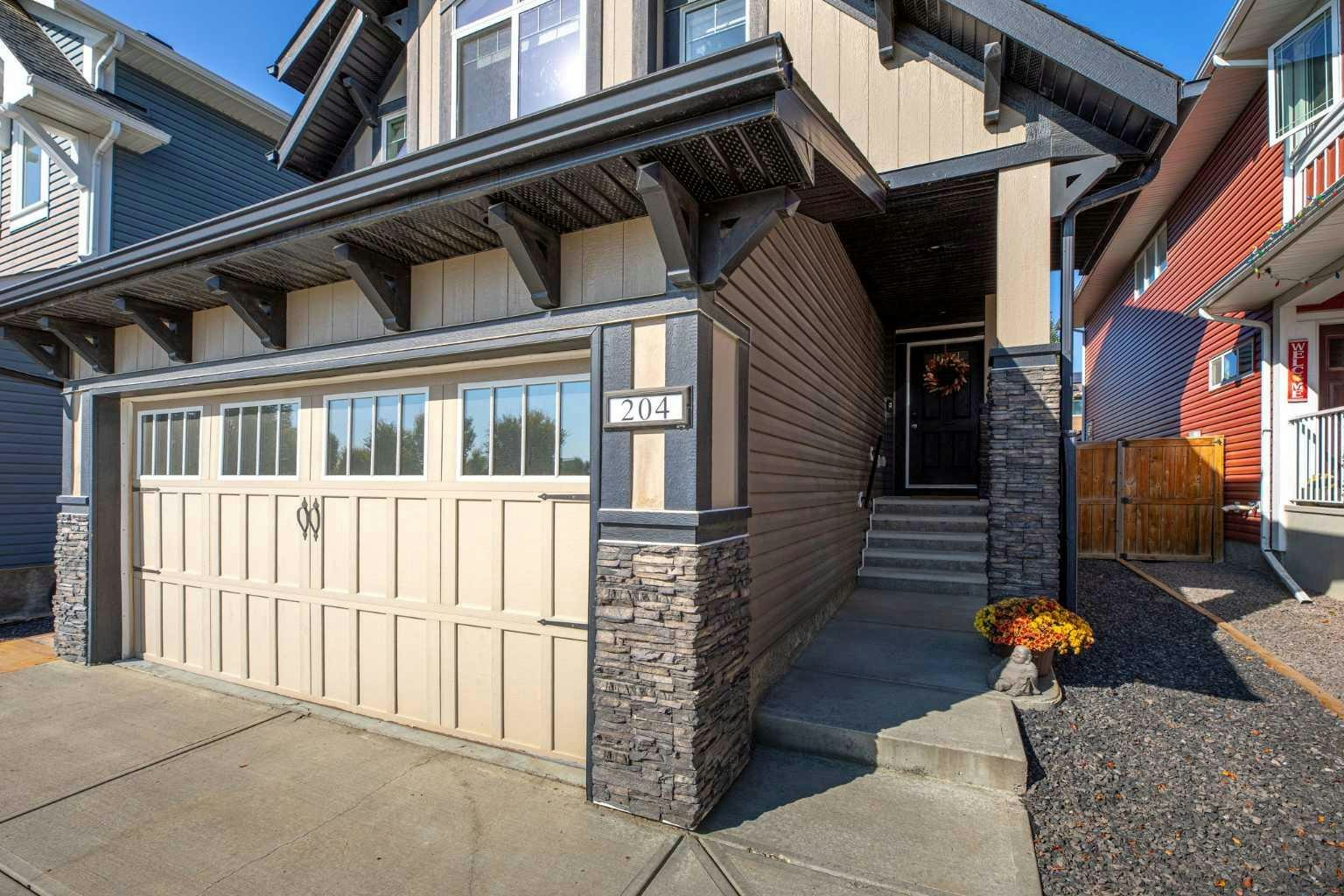 204 Paint Horse Drive, Cochrane, AB, T4C 0X1