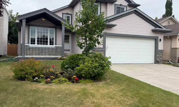 376 Sunlake Road SE