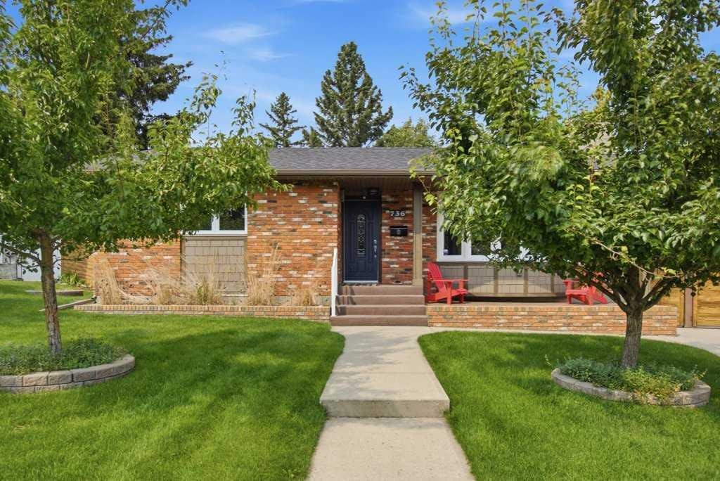 736 Canfield Place SW, Calgary, AB, T2W 1K6