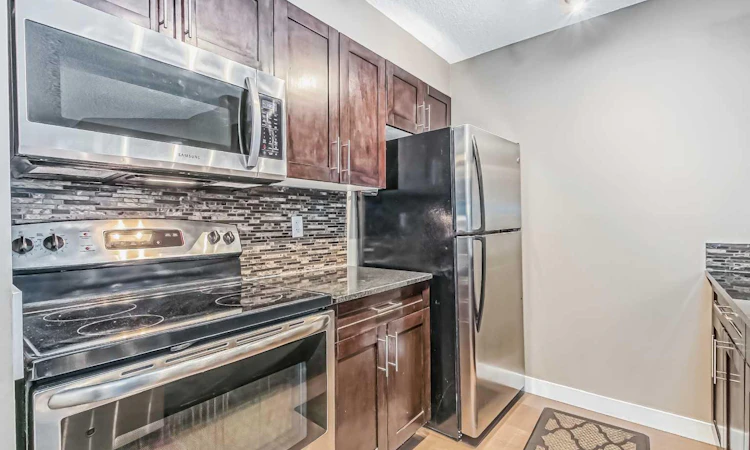 305-195 Kincora Glen Road NW