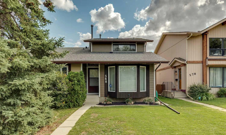 568 Strathcona Drive SW