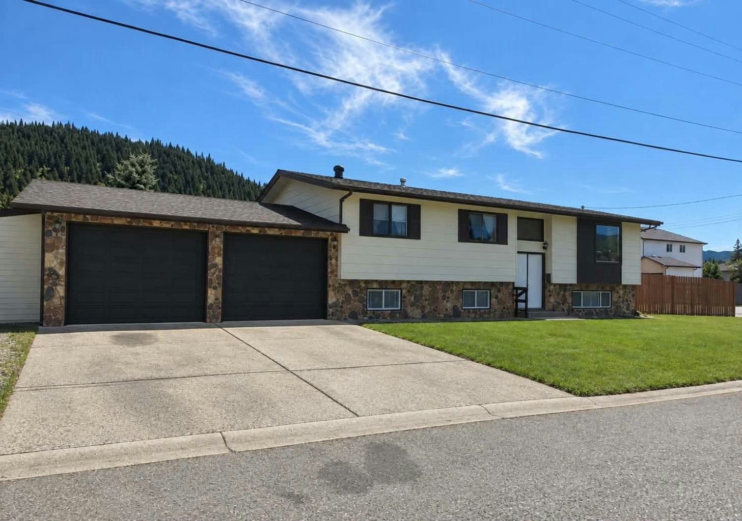3002 225 Street, Crowsnest Pass, AB, T0K 0C0