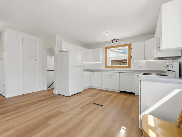 209 Center S, Rural Kneehill County, AB, T0M 1J0 - 9