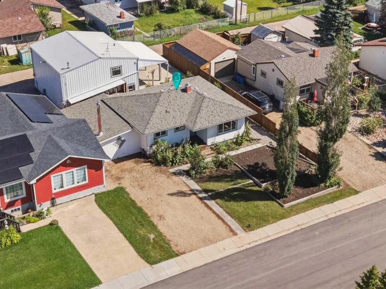 209 Center S, Rural Kneehill County, AB, T0M 1J0