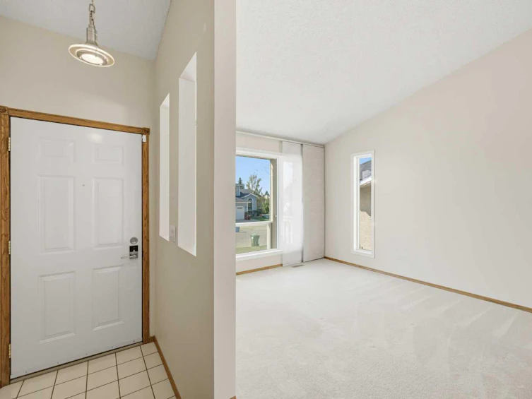141 Woodbrook Road SW, Calgary, AB, T2W 6C6 - 2