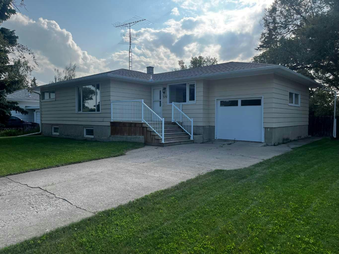 5202 56 Avenue, Olds, AB, T4H 1H8