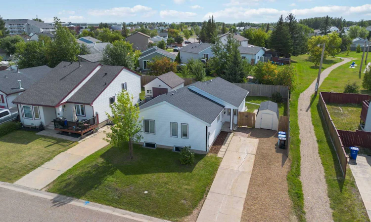 198 Bird Crescent