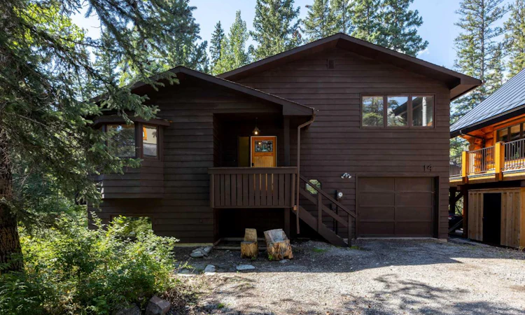 14 Pinewood Crescent