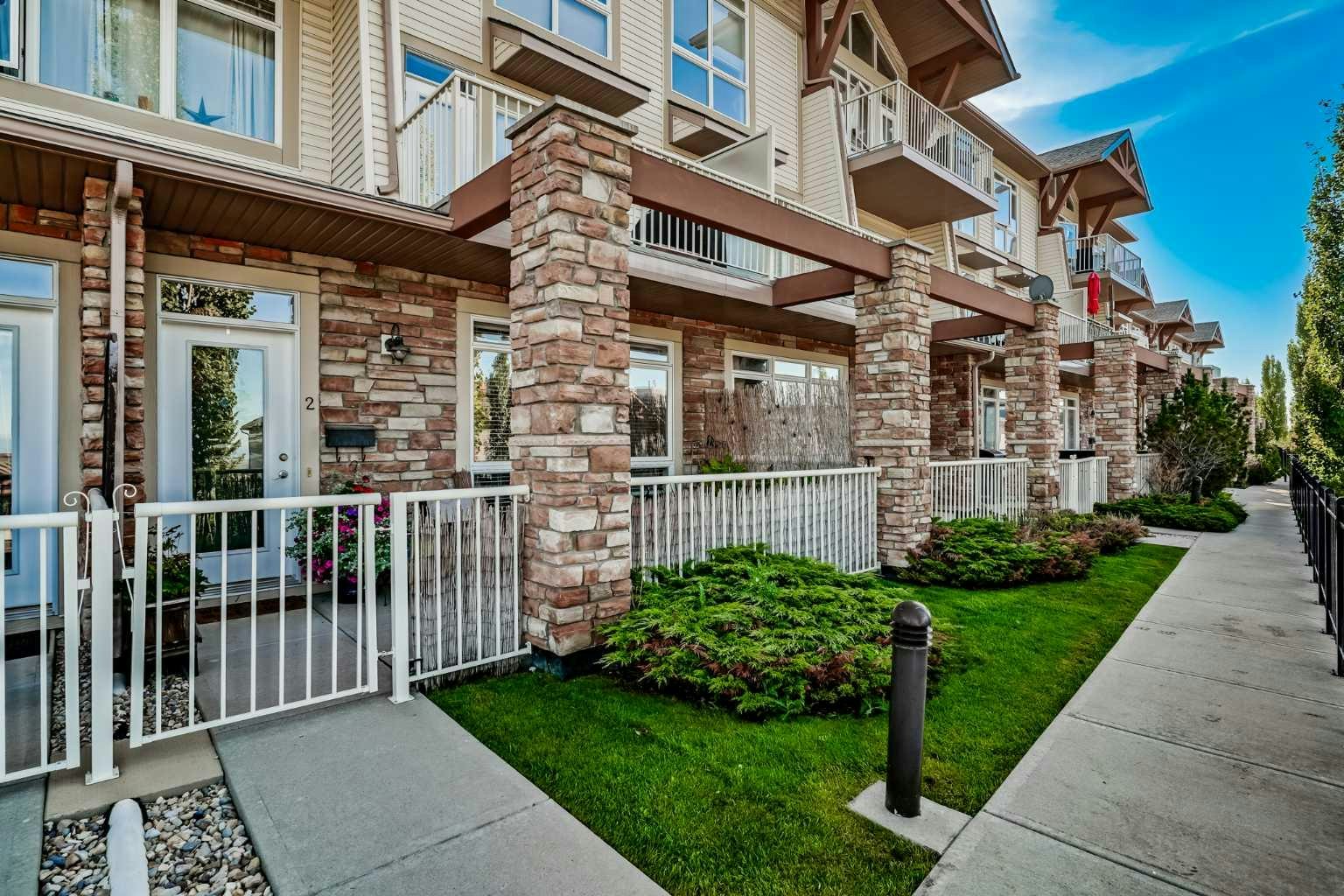 2-140 Rockyledge View NW, Calgary, AB, T3G 5Y4