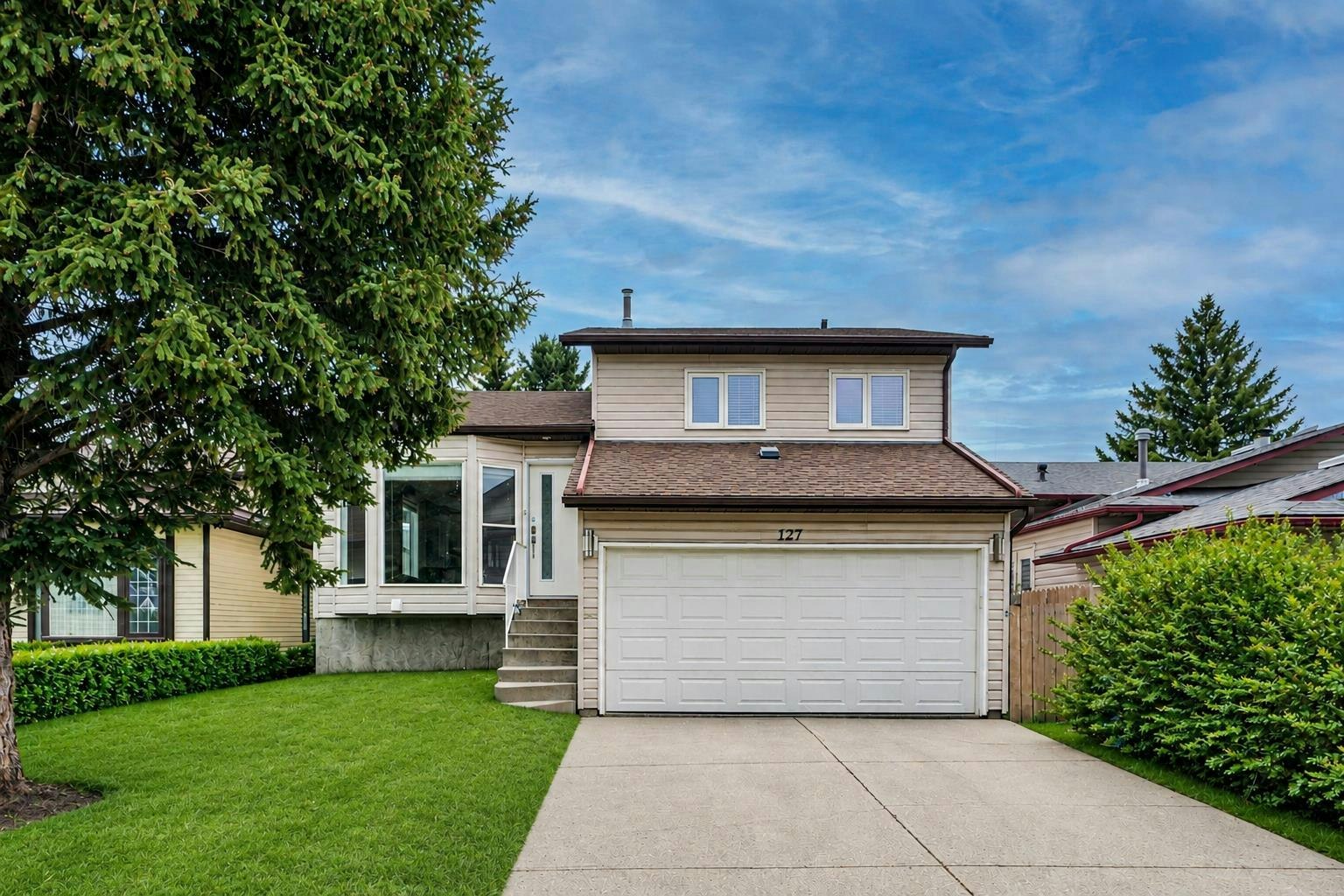 127 Woodstock Road SW, Calgary, AB, T2W 5W3