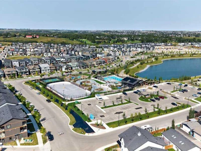 77 Rowmont Common NW - 2