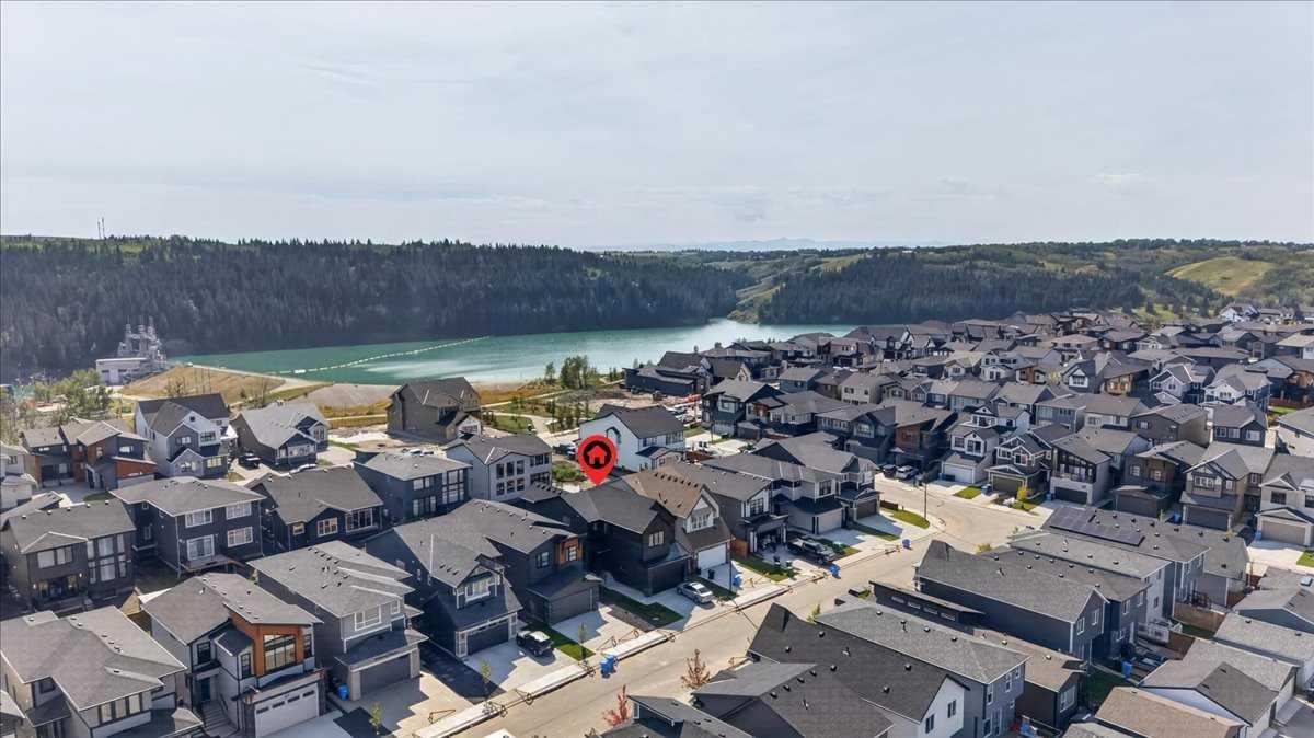 77 Rowmont Common NW - 3