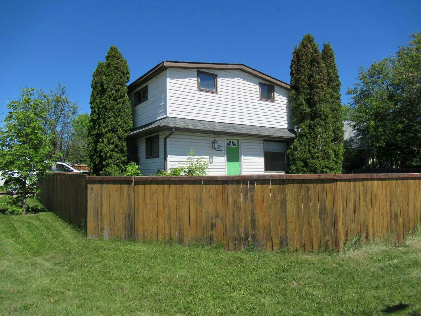 9324 104 Avenue, Grande Prairie, AB, T8V 1C9