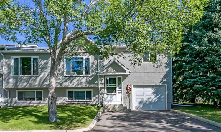 401 Fairway Lane NW