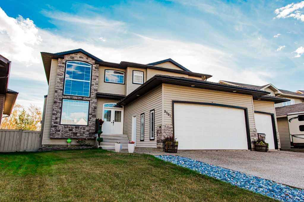 9305 Lakeshore Court, Grande Prairie, AB, T8X 1S4