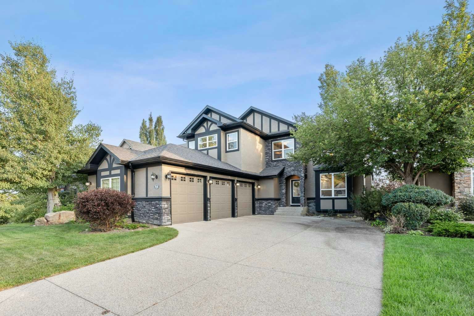 51 Discovery Ridge Mount SW, Calgary, AB, T3H 5G2