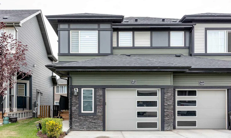 352 Creekrun Crescent SW