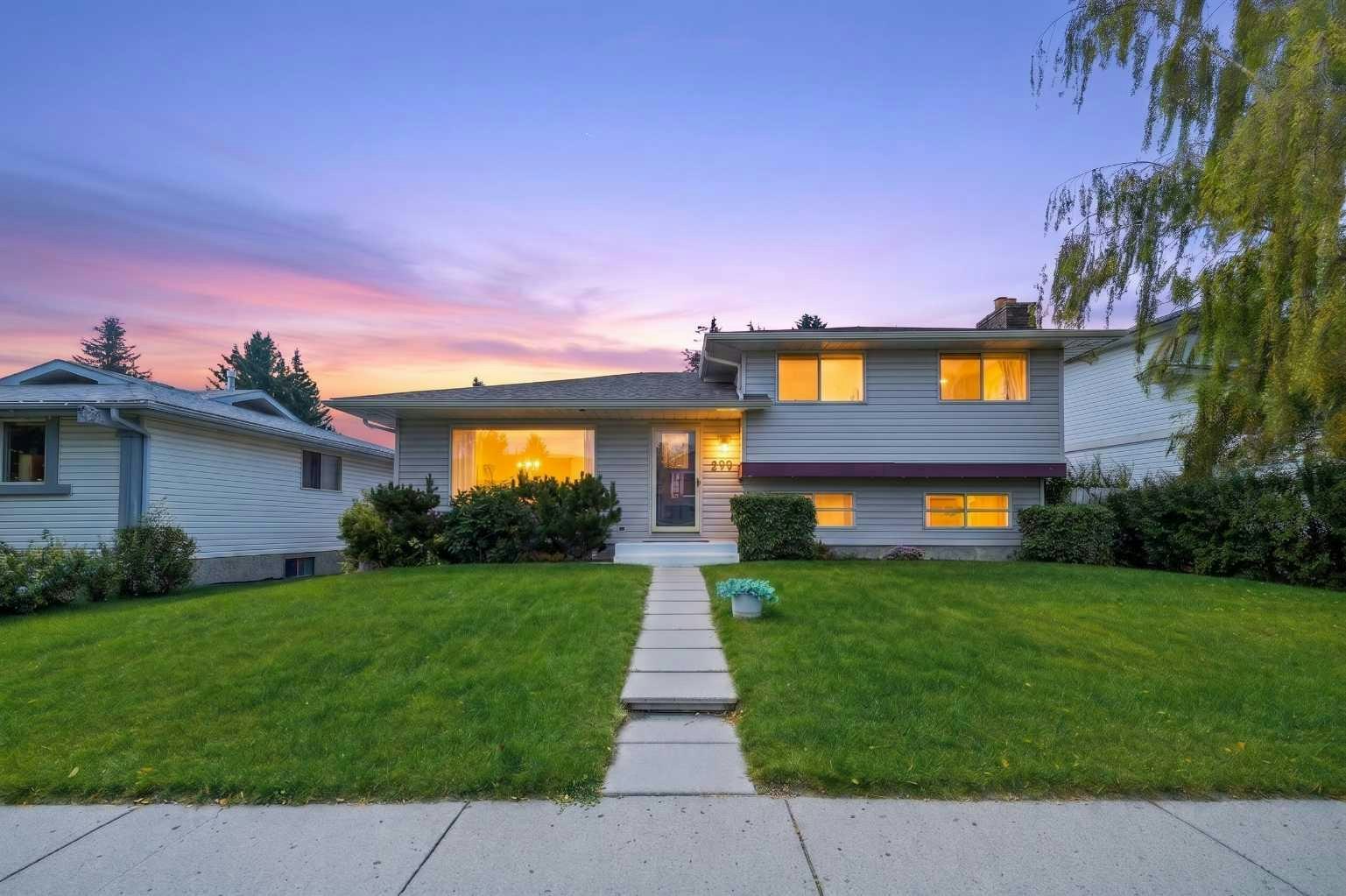 299 Woodside Circle SW, Calgary, AB, T2W 3K2