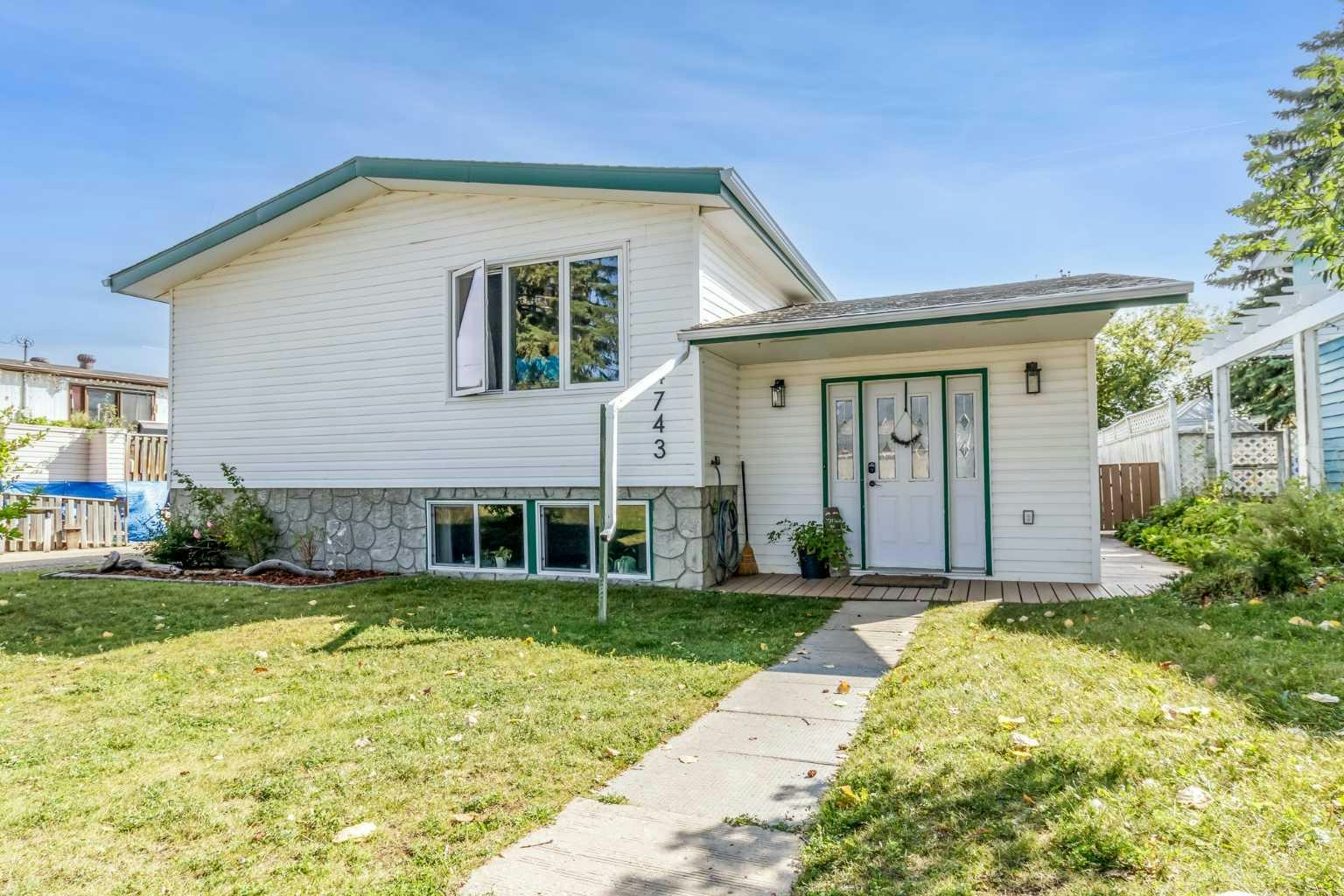 4743 47 Street, Sylvan Lake, AB, T4S 1M8