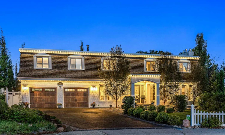 325 Thorndale Place