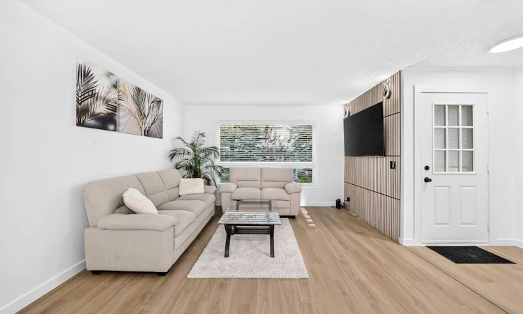135 Woodsman Lane SW