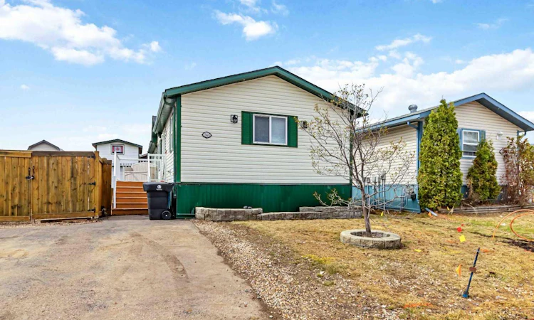 240 Mckinlay Crescent