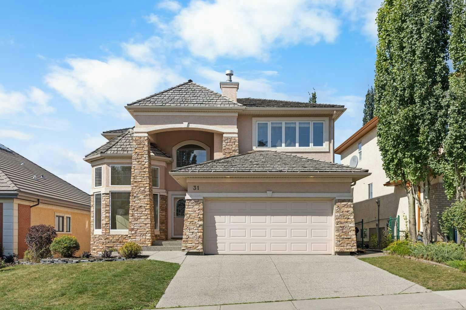 31 Royal Ridge Terrace NW, Calgary, AB, T3G 5Y9