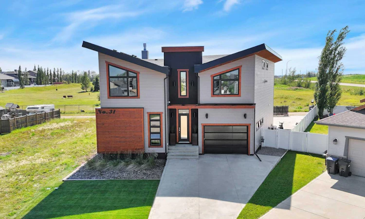 31 Leaside Crescent