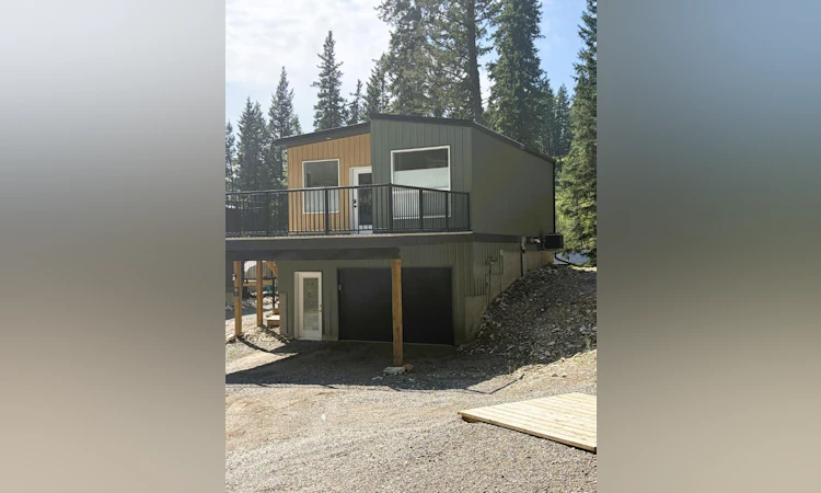 105 Pine Point