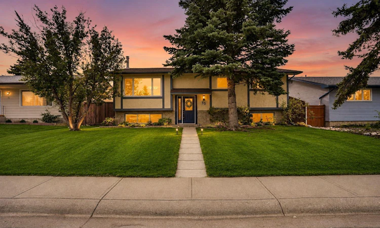 35 Queen Isabella Close SE