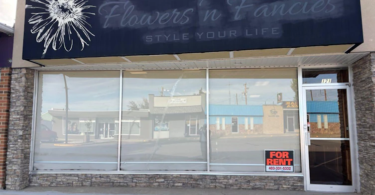 121 Center Street W, Vulcan, AB, T0L 2B0 - 2