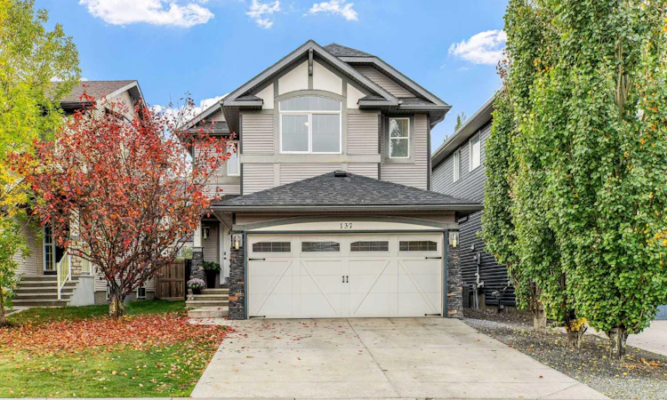 137 Sage Valley Close NW