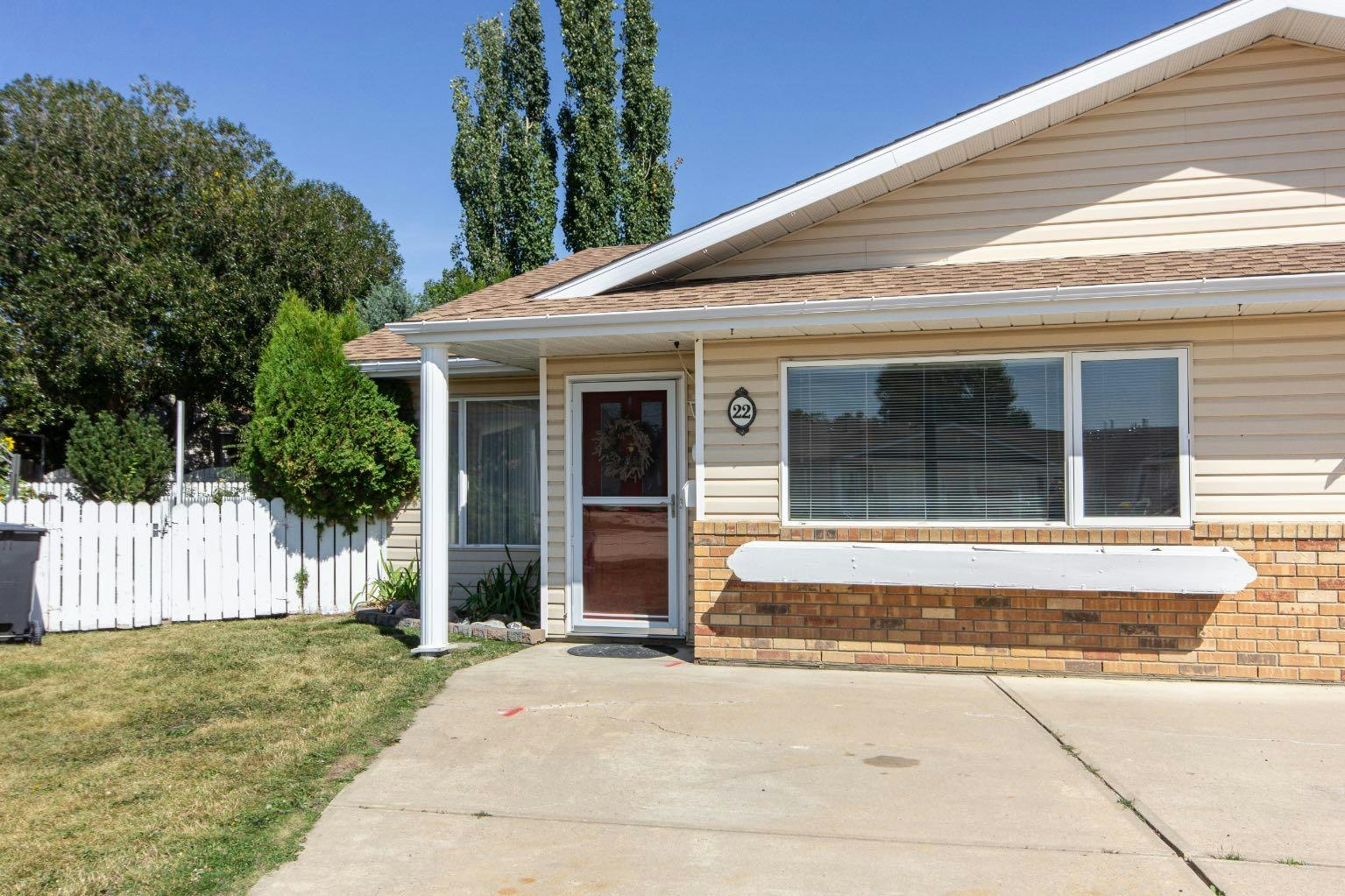 22 Dale Close, Red Deer, AB, T4R 2L5