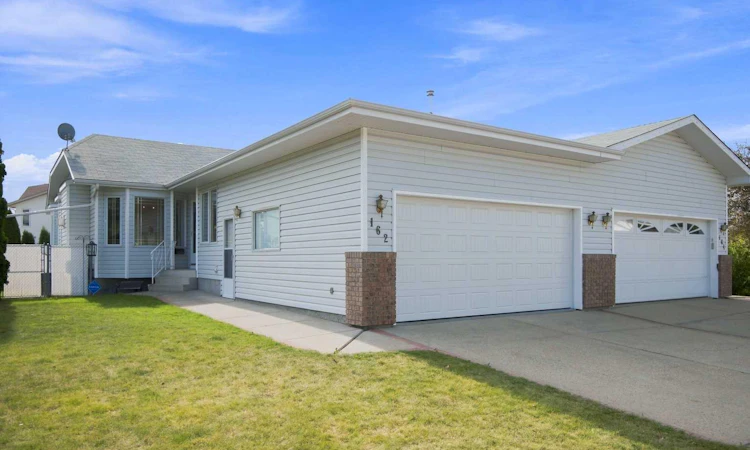 162 Doran Crescent