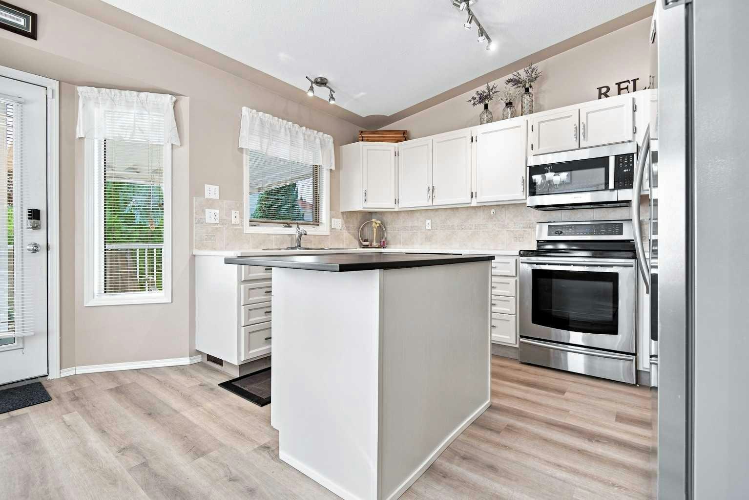 162 Doran Crescent, Red Deer, AB, T4R 2M6 - 14
