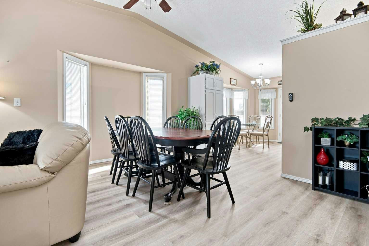 162 Doran Crescent, Red Deer, AB, T4R 2M6 - 8