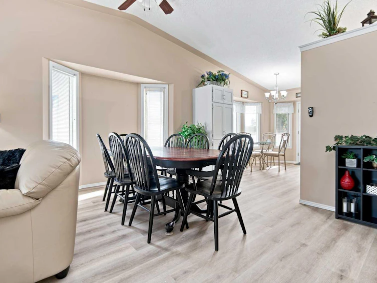 162 Doran Crescent, Red Deer, AB, T4R 2M6 - 8