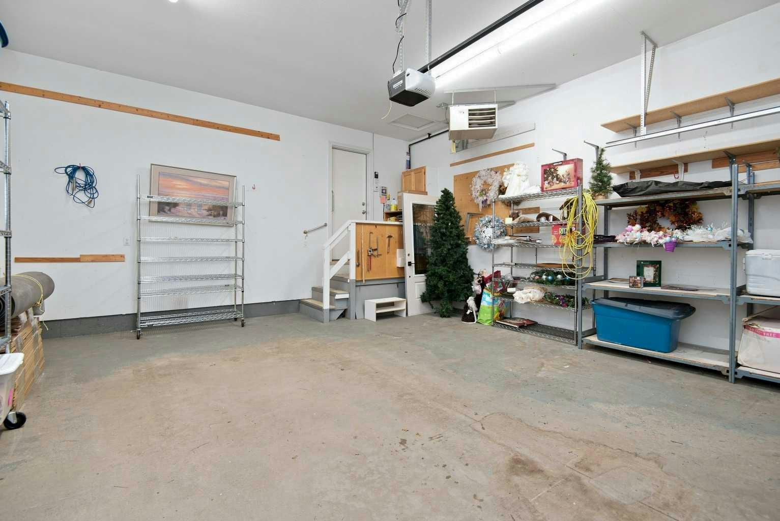 162 Doran Crescent, Red Deer, AB, T4R 2M6 - 25